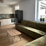 365 Vajana & Jacuzzi Apartment Piest'any