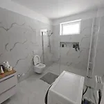 365 Vajana & Jacuzzi * Piest'any