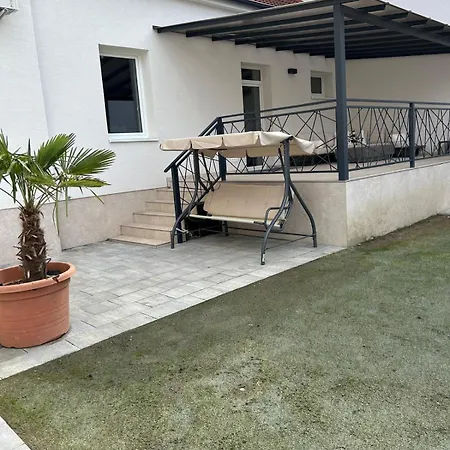 365 Vajana & Jacuzzi, Wallbox, Free Parking *