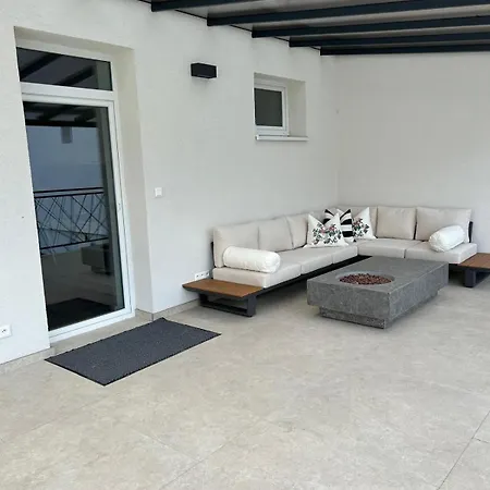 Lägenhet 365 Vajana & Jacuzzi, Wallbox, Free Parking *