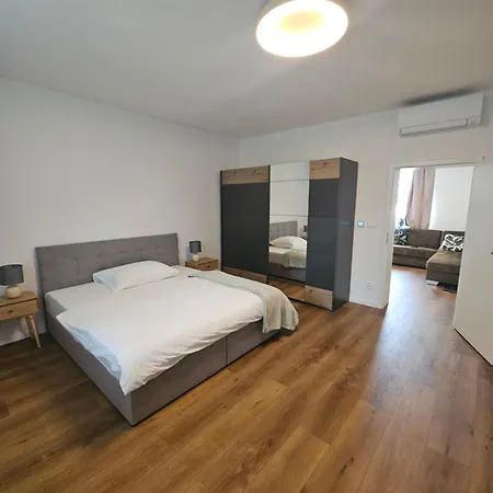 365 Vajana & Jacuzzi, Wallbox, Free Parking Lägenhet *