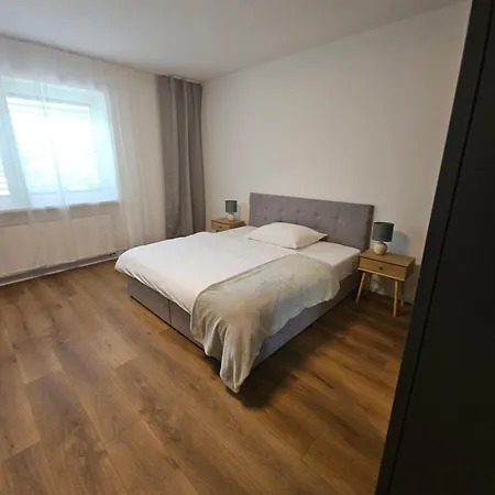 365 Vajana & Jacuzzi Apartment
