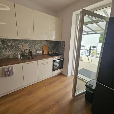 Lägenhet 365 Vajana & Jacuzzi, Wallbox, Free Parking Piest'any