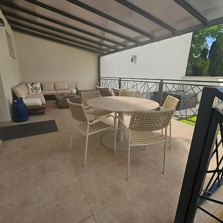 365 Vajana&jacuzzi, Wallbox, Free Parking Apartamento