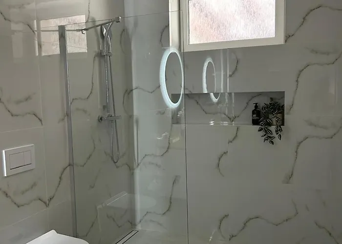 365 Vajana&jacuzzi, Wallbox, Free Parking Piest'any