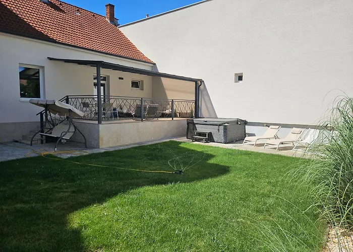 365 Vajana&jacuzzi, Wallbox, Free Parking * Piest'any