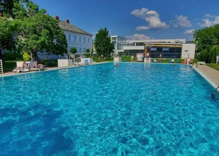 365 Vajana&jacuzzi, Wallbox, Free Parking * Piest'any